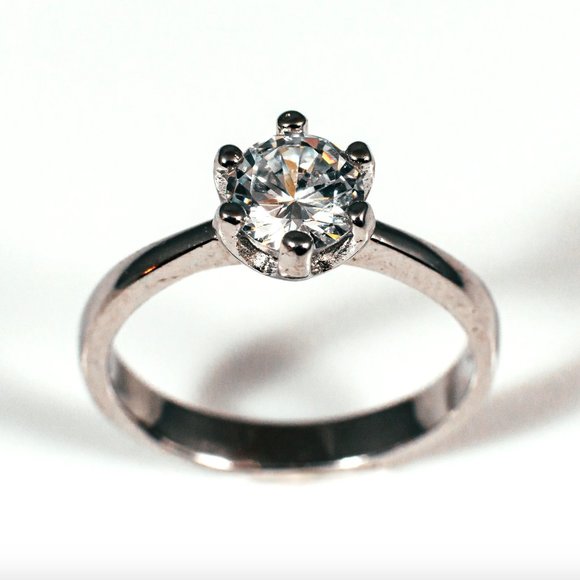 Jewelry - Sterling Silver Solitaire Wedding Engagement Promise Ring Size 8